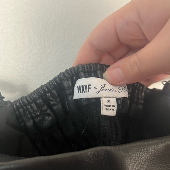 Wayf x Jourdan Sloane Talia ruched faux leather black cami top size small - Picture 4 of 9